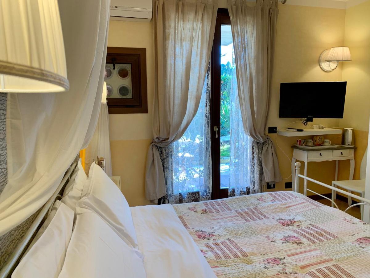 B&B Garda 4U デセンツァーノ・デル・ガルダ エクステリア 写真